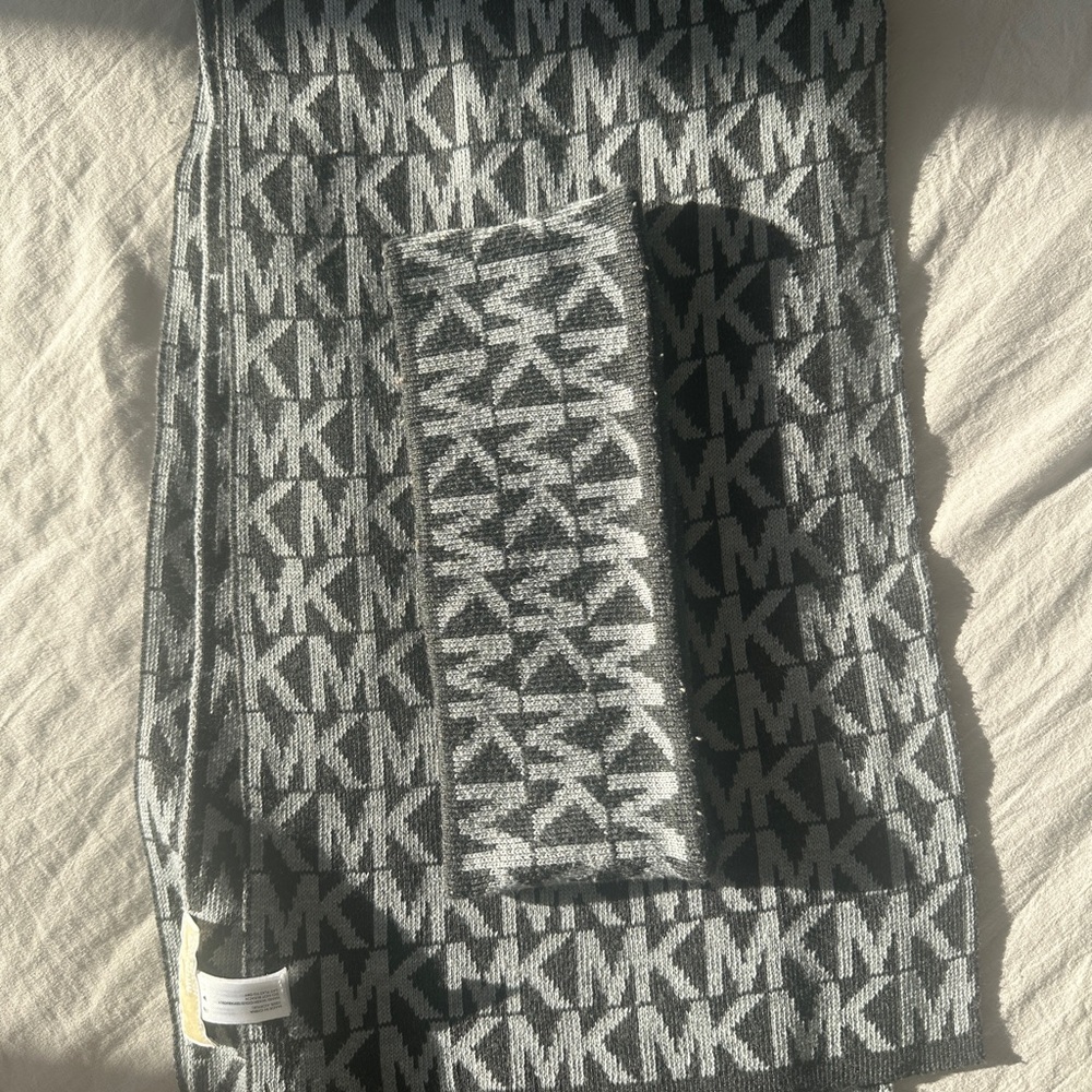 Michael Kors Gray and Black Logo Scarf Set